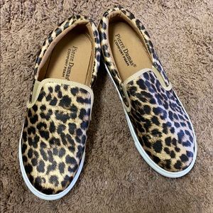Leopard shoes